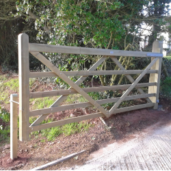 Timber Field Gate Planed